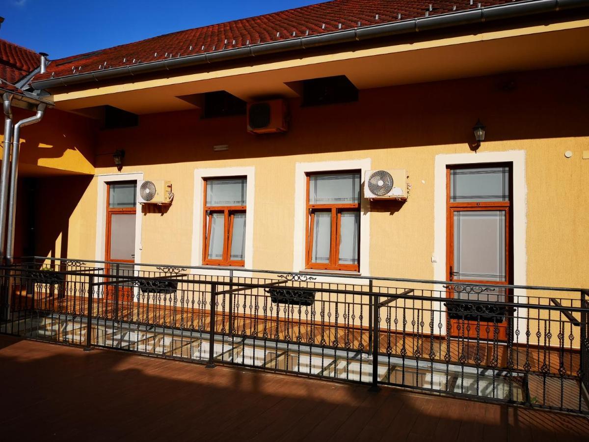 Filinhome Dunavska 1 * Novi Sad